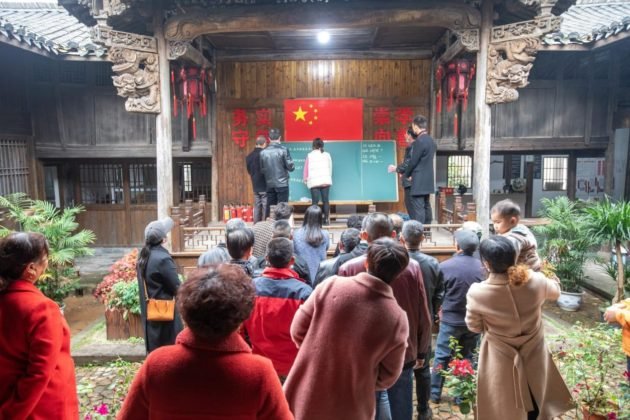 Residents in Qianxibian village, Tangya township, Jindong district, Jinhua city, east China’s Zhejiang province, cast their ballots to elect officials for the villagers’ committee, Nov. 26, 2020. (Photo by Yang Meiqing/People’s Daily Online)